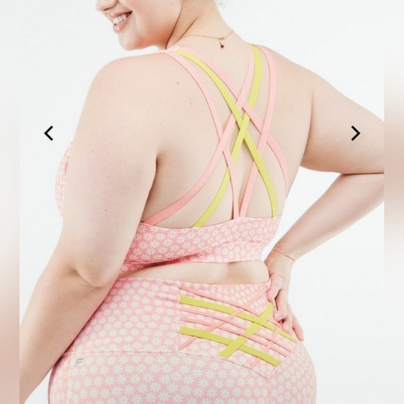 Fabletics Workout Set - Picture 11 of 12